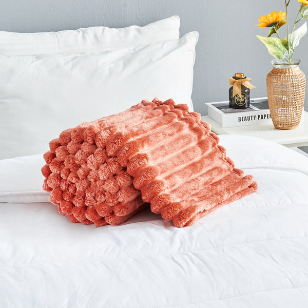 GC Osum Ribbed Throw