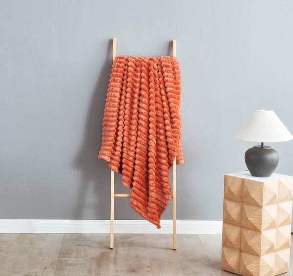 GC Osum Ribbed Throw