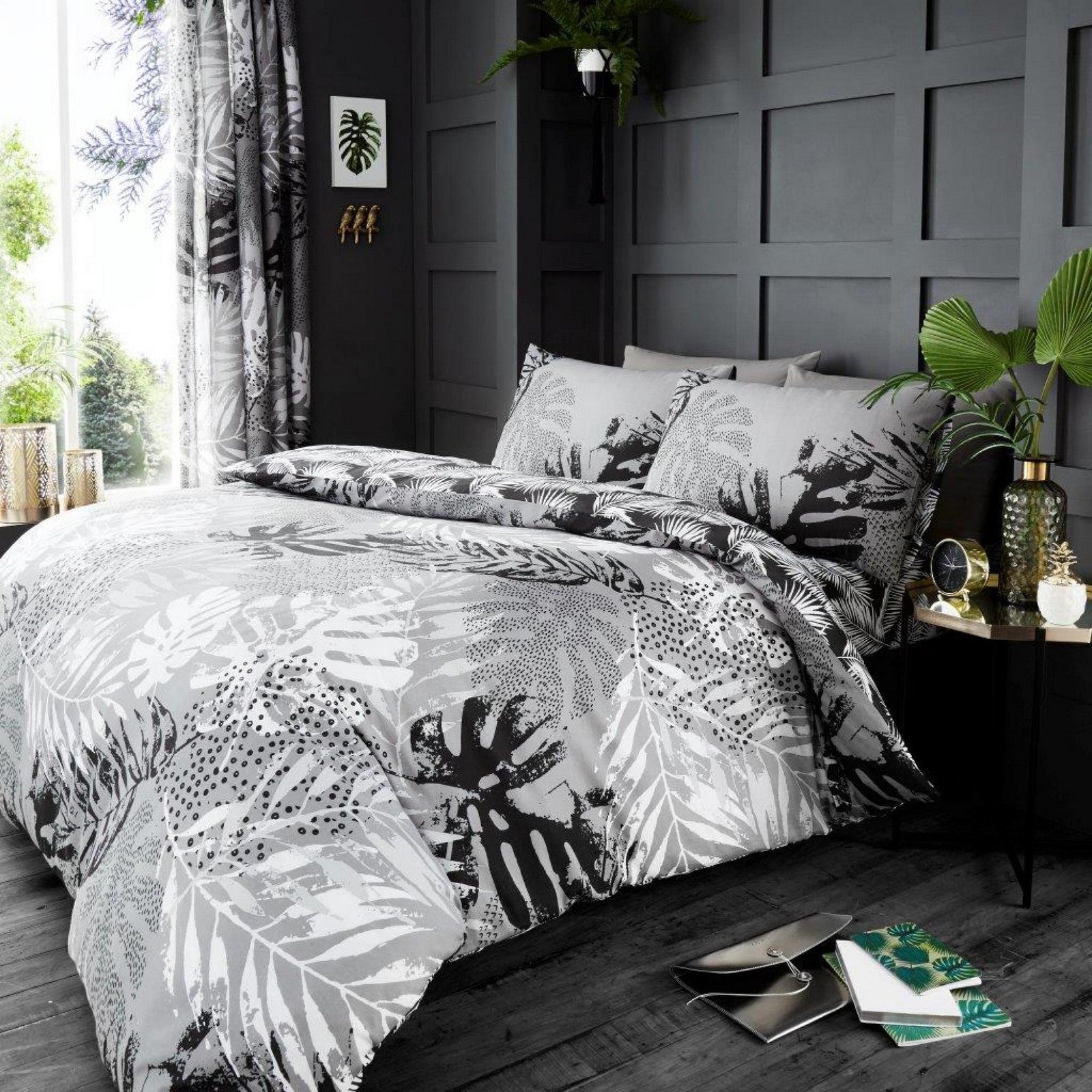 Dark Tropical Duvet Cover Set