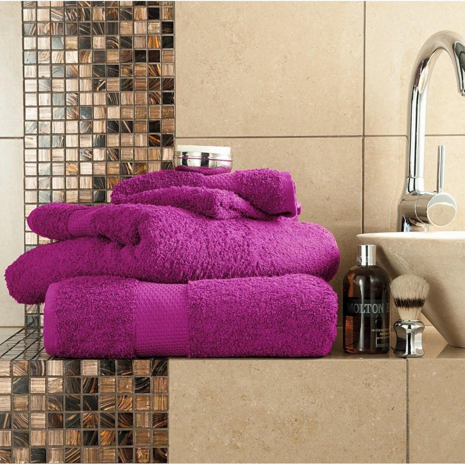 42357506 miami jumbo bath sheet 100x180 magenta 1